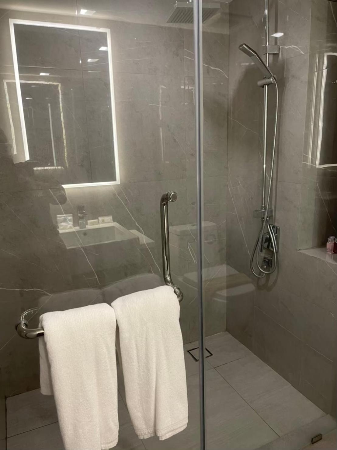 D2 Residences Huahin 华欣市中心近海滩近商场酒店式公寓可加床有连通房型 Kamer foto